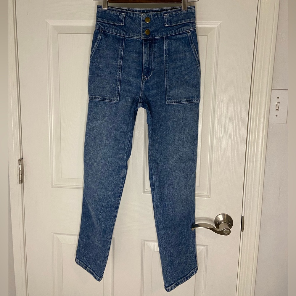 A&F Ultra High Rise Straight Jeans Size 25 / 0